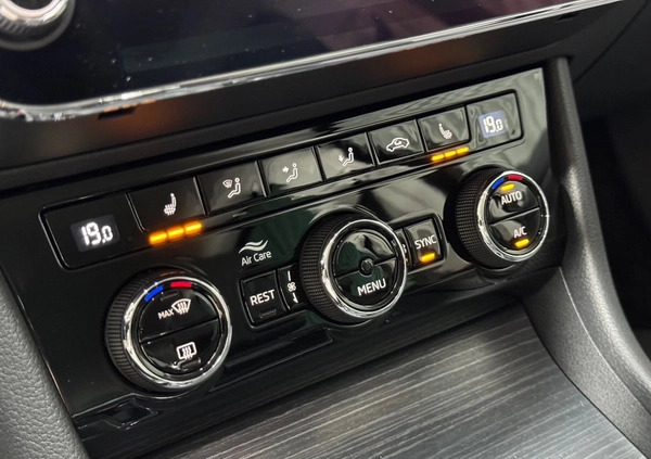 Skoda Superb cena 119000 przebieg: 108000, rok produkcji 2021 z Trzciel małe 326